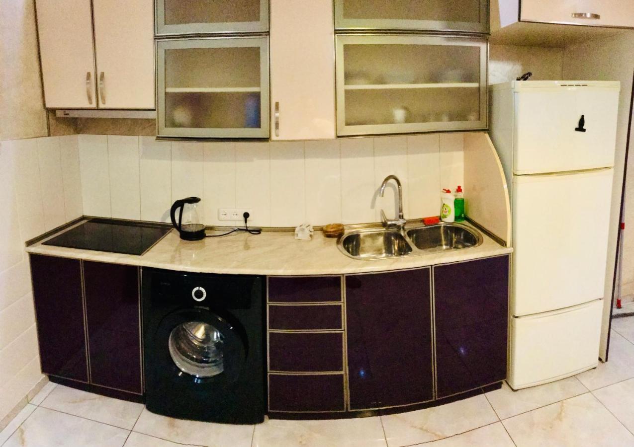 Luxury Apartment With Jacuzzi On Republic Square Yerevan Exterior photo