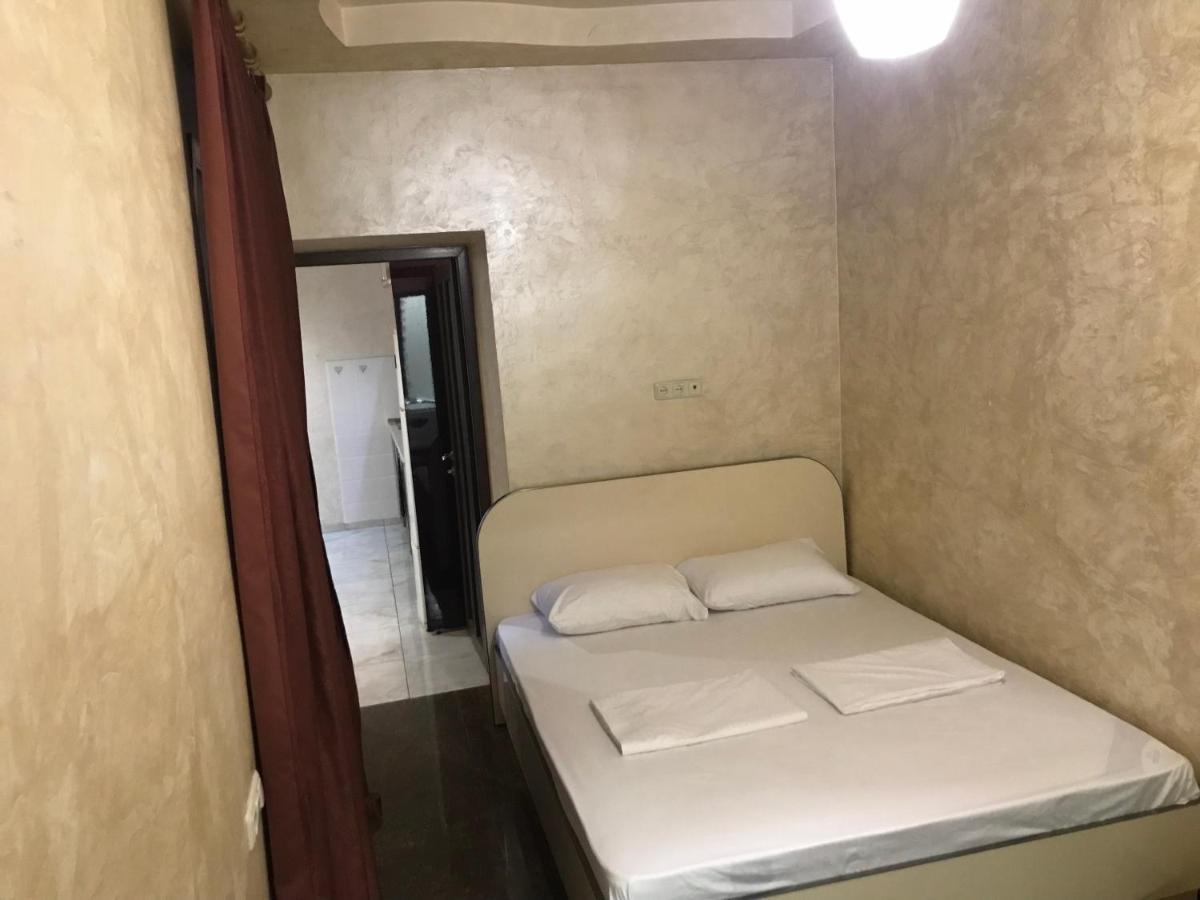Luxury Apartment With Jacuzzi On Republic Square Yerevan Exterior photo