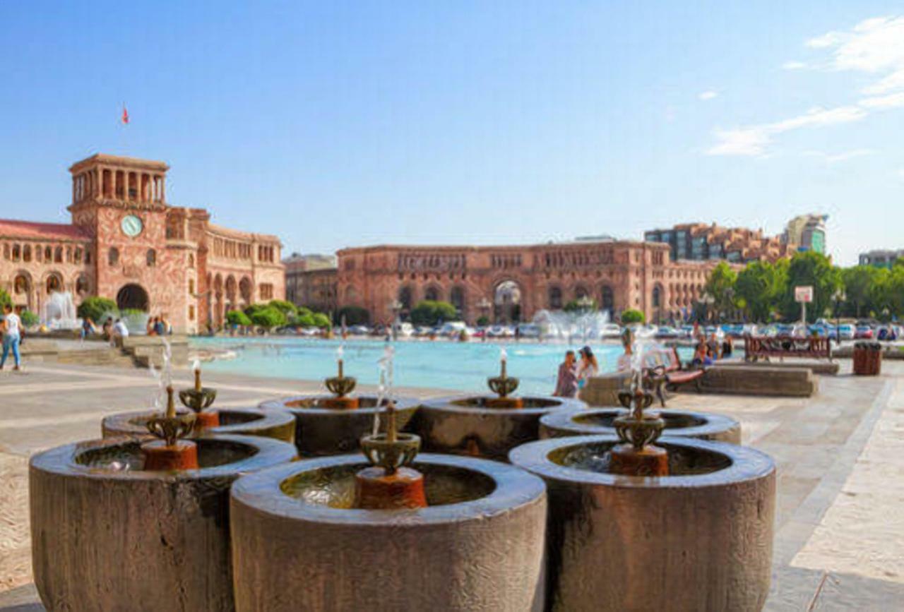 Luxury Apartment With Jacuzzi On Republic Square Yerevan Exterior photo